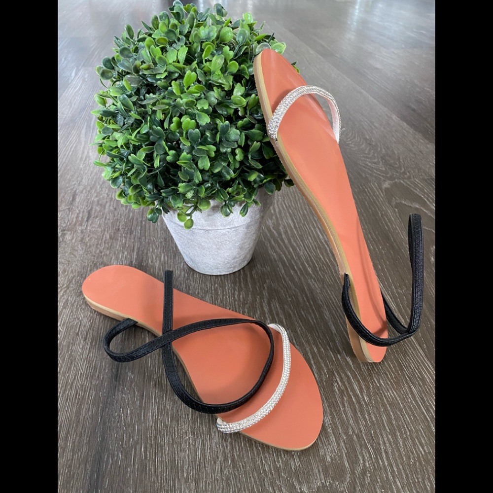 Brand new rhinestone detail sandals!